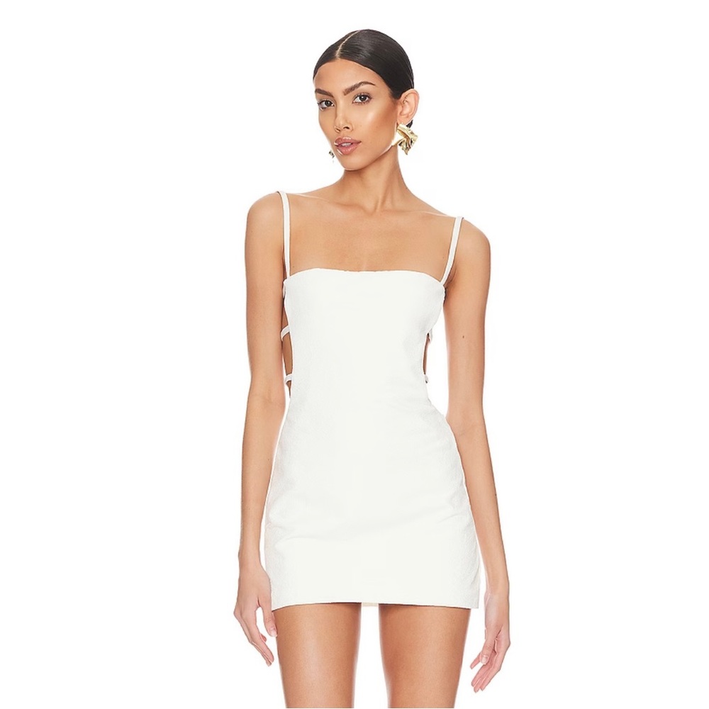 Brand New- Devon Windsor Halo Dress in Off White 🤍✨